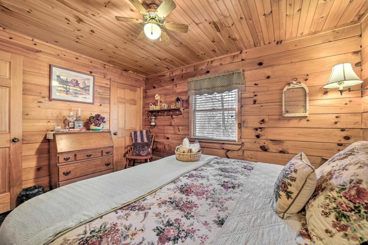 Franklin Cabin With Porch Near Hiking And Waterfalls! Экстерьер фото